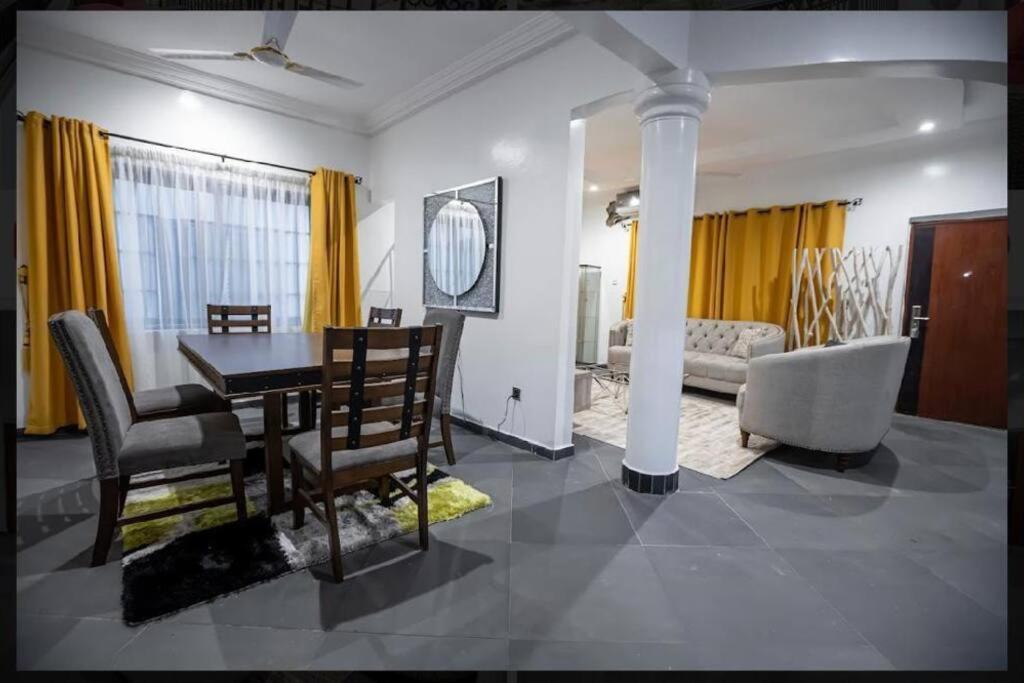 Cozy Penthouse ,Accra Ghana Owuraman Bagian luar foto